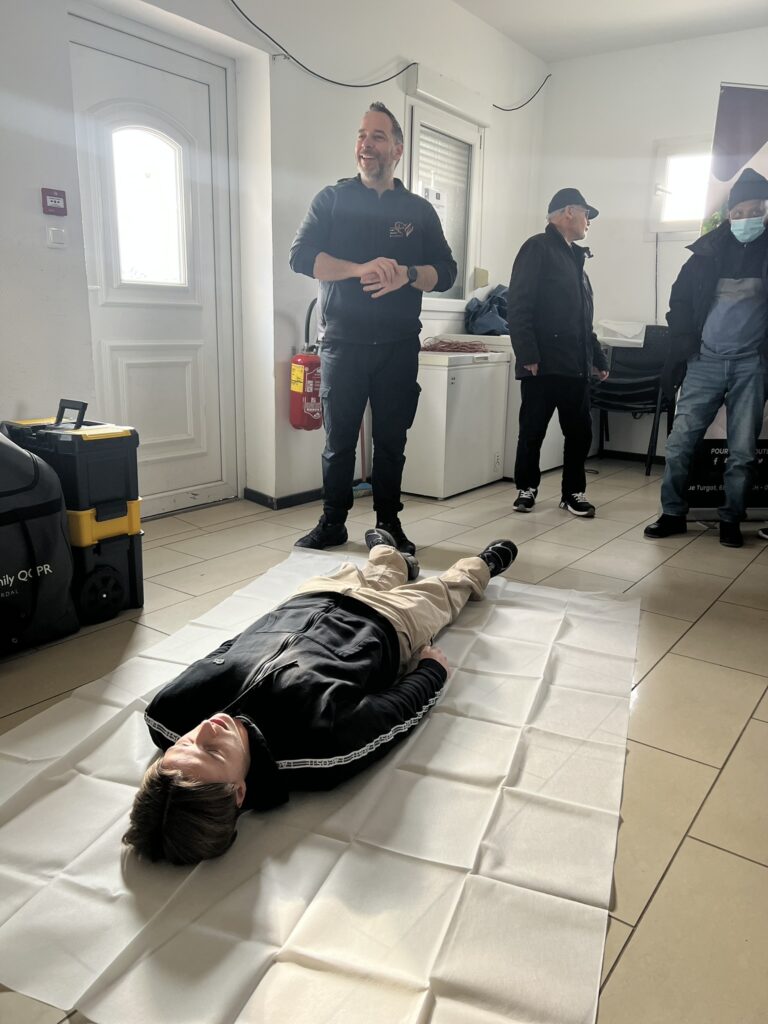Formation aux gestes qui sauvent et à l’utilisation du défibrillateur (DAE), mosquée Clémence-Rahma à Colmar – NEYA Charity